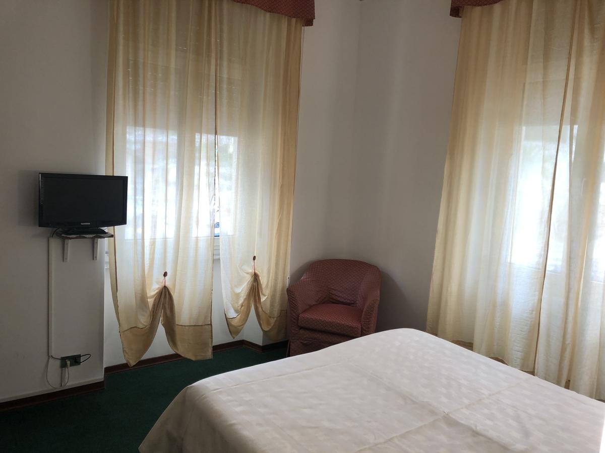 Hotel Nuovo Suisse Alassio Esterno foto
