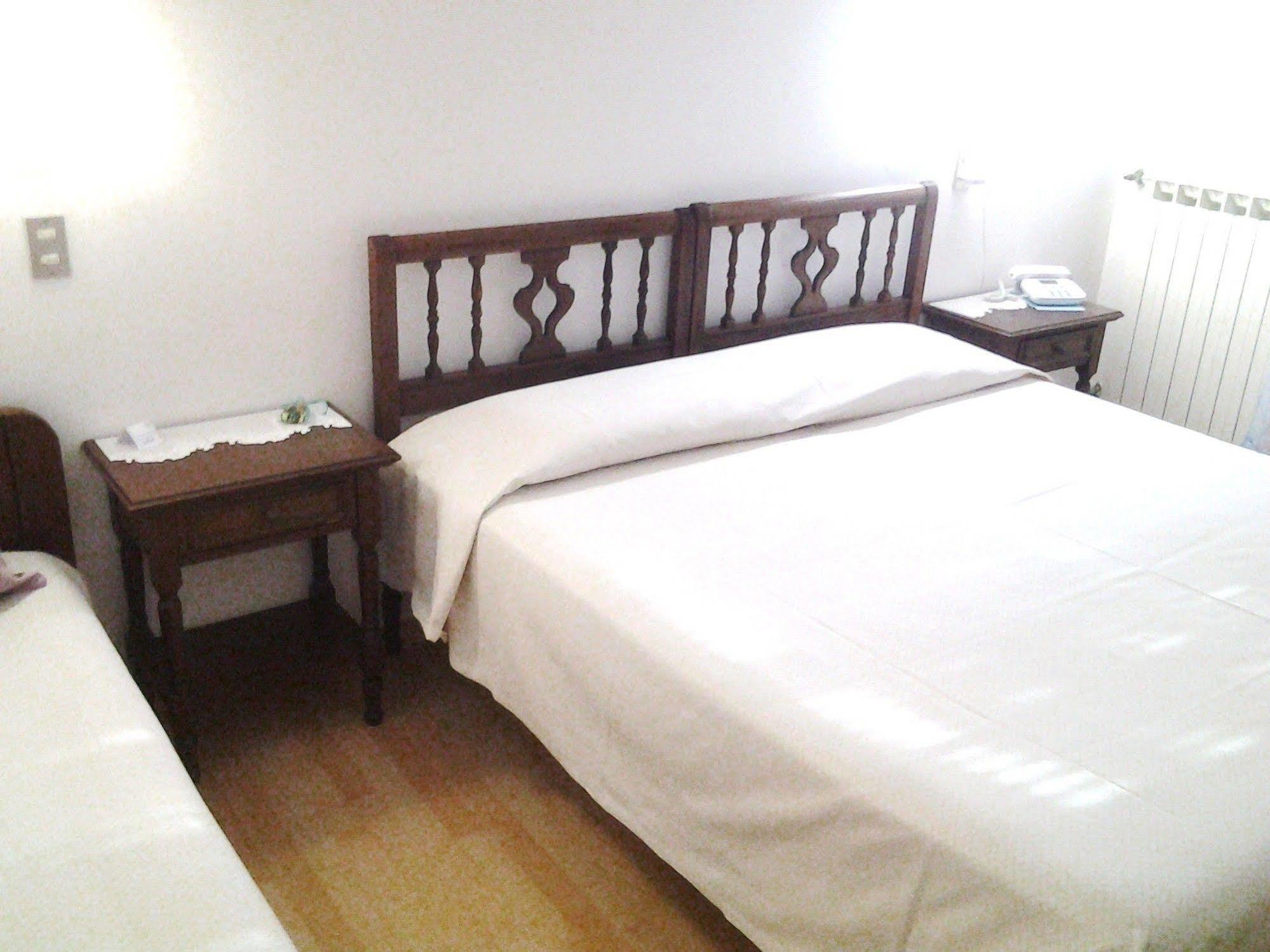 Hotel Nuovo Suisse Alassio Esterno foto